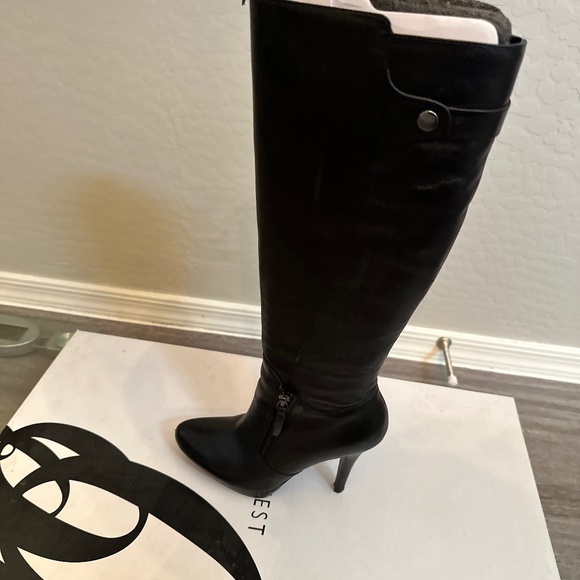 High boots - Picture 1 of 1